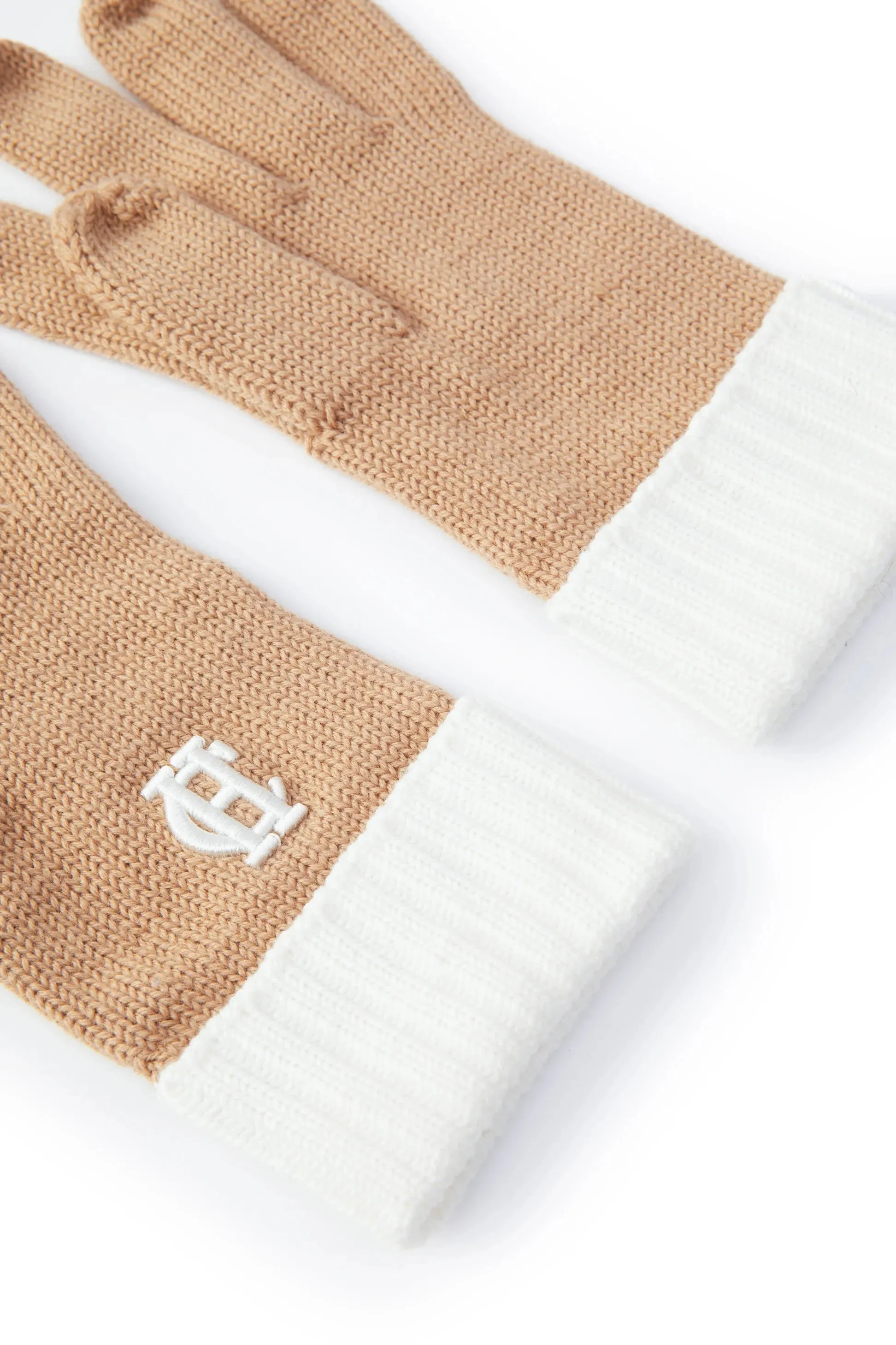 Holland Cooper Chelsea Logo Knitted Gloves in Camel Cream