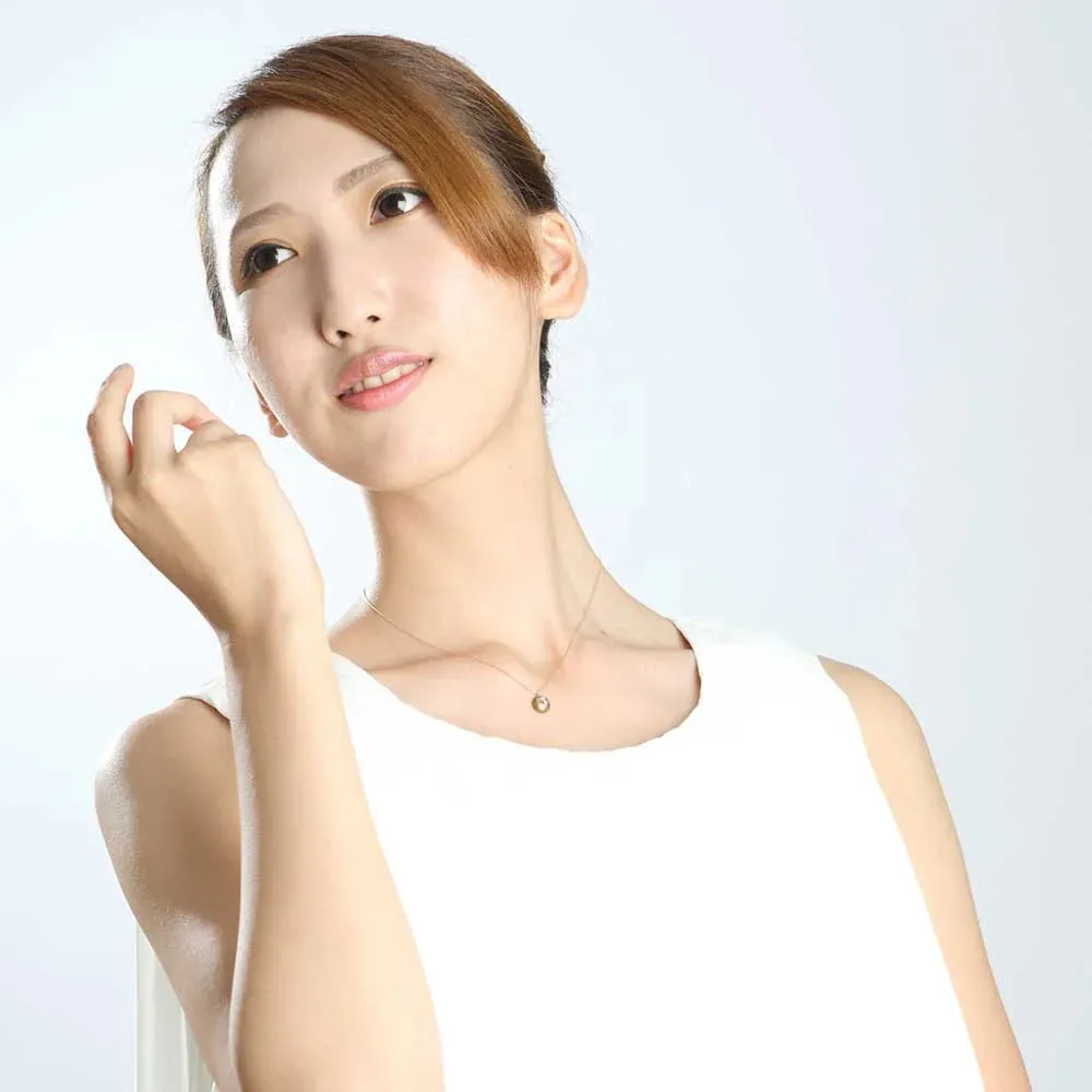 Maki-e Urushi Lacquer Pendant Necklace - White South Sea Pearl Shell / Geometric Hemp-Leaf Pattern -, Traditional Japanese Urushi Lacquer Jewelry